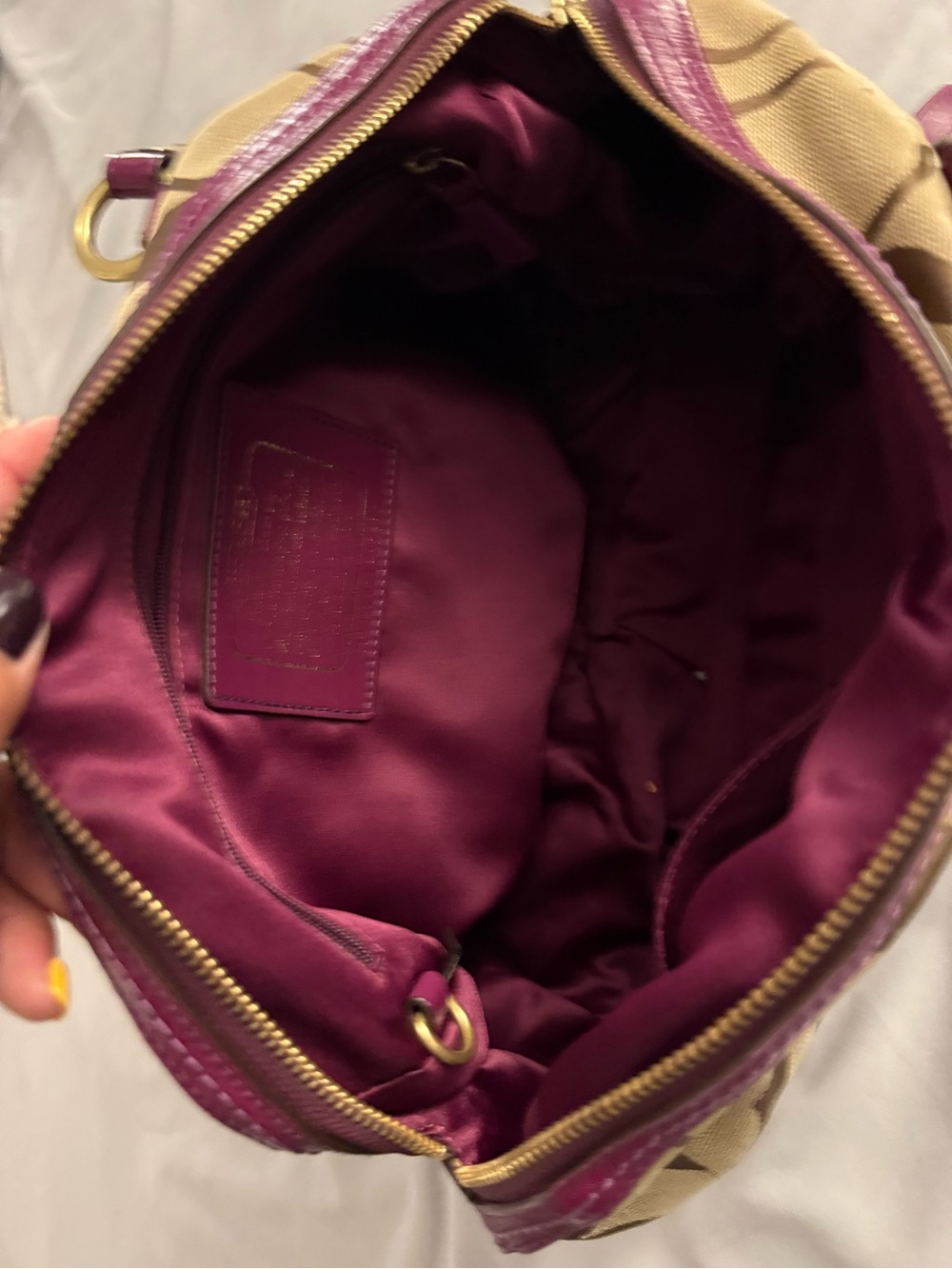 Coach Beige Shoulder Bag with Plum Interior with matching wallet - Picture 3 of 15